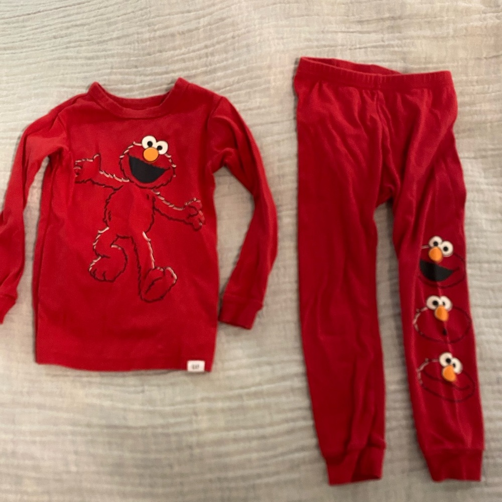 Adorable Elmo PJs 4T